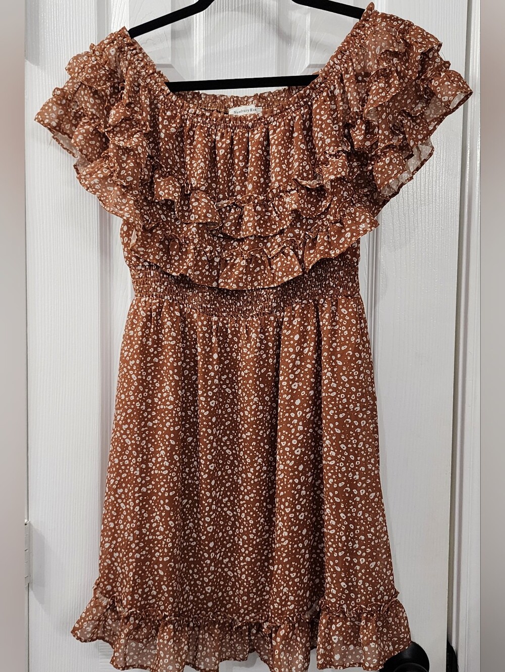 Newbury Kustom Brown Ruffled Off-Shoulder Dress Size: Medium